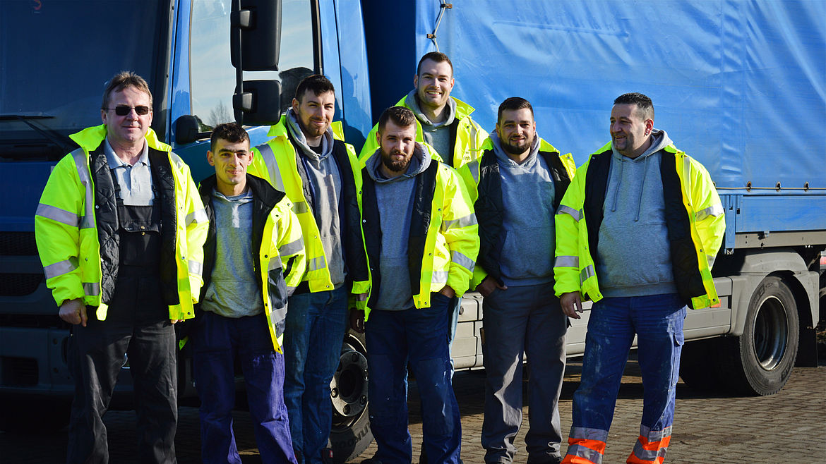 Containerdienst &#124; Dienstleistung &#124; Transport
Unser qualifiziertes und engagiertes Team!